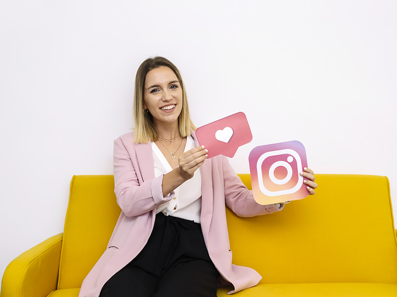 Kev Siv Cov Dab Tsi Instagram Dab Tsi rau Koj Kev Lag Luam