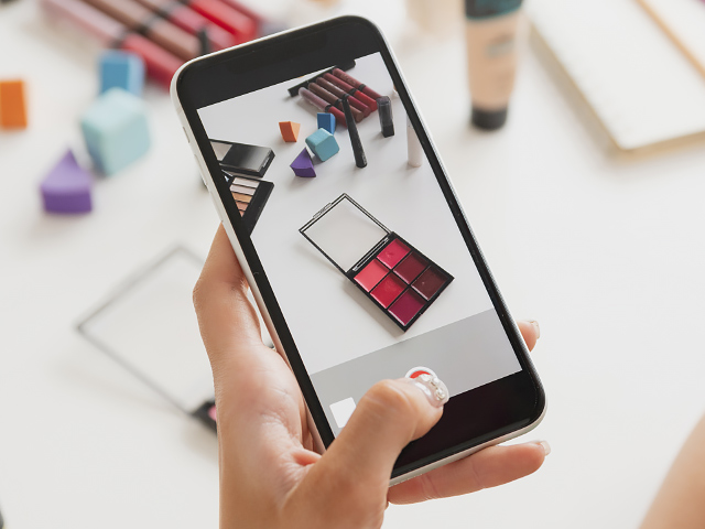 Yuav Ua Li Cas Ua Tus Cuam Tshuam ntawm Instagram Los ntawm Kev Koom Tes